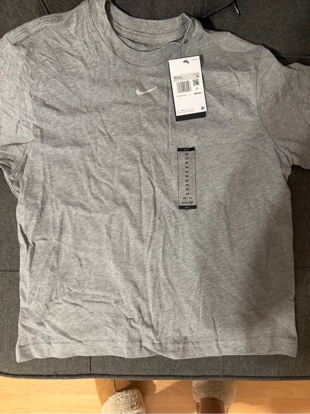 Nike Women’s Loose Fit Light Grey Short-Sleeve Crew Tee